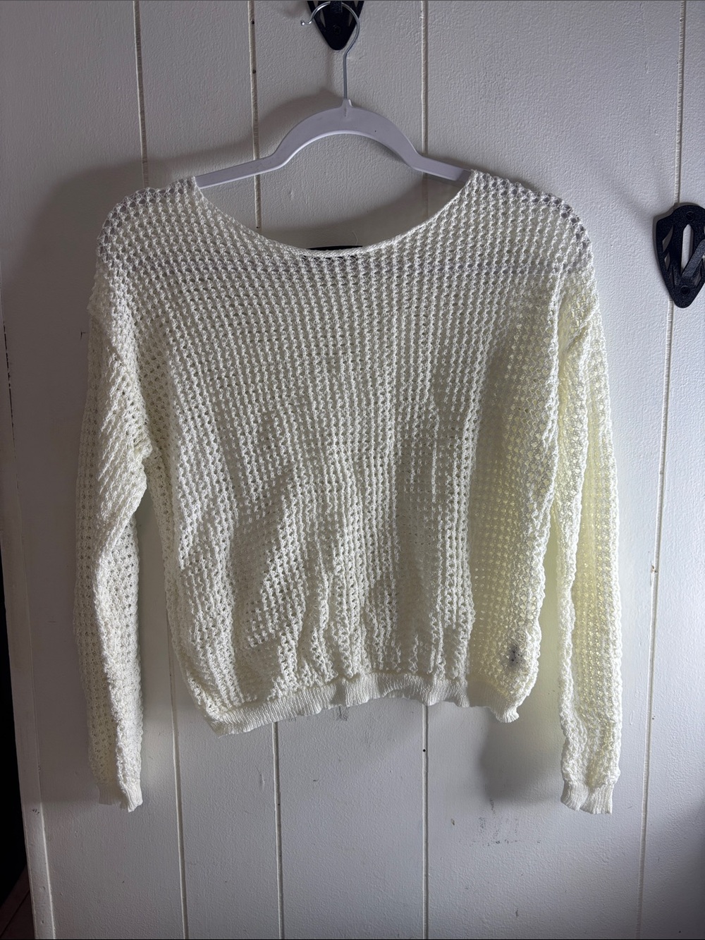 525 - Womens White Open-Knit Sweater
